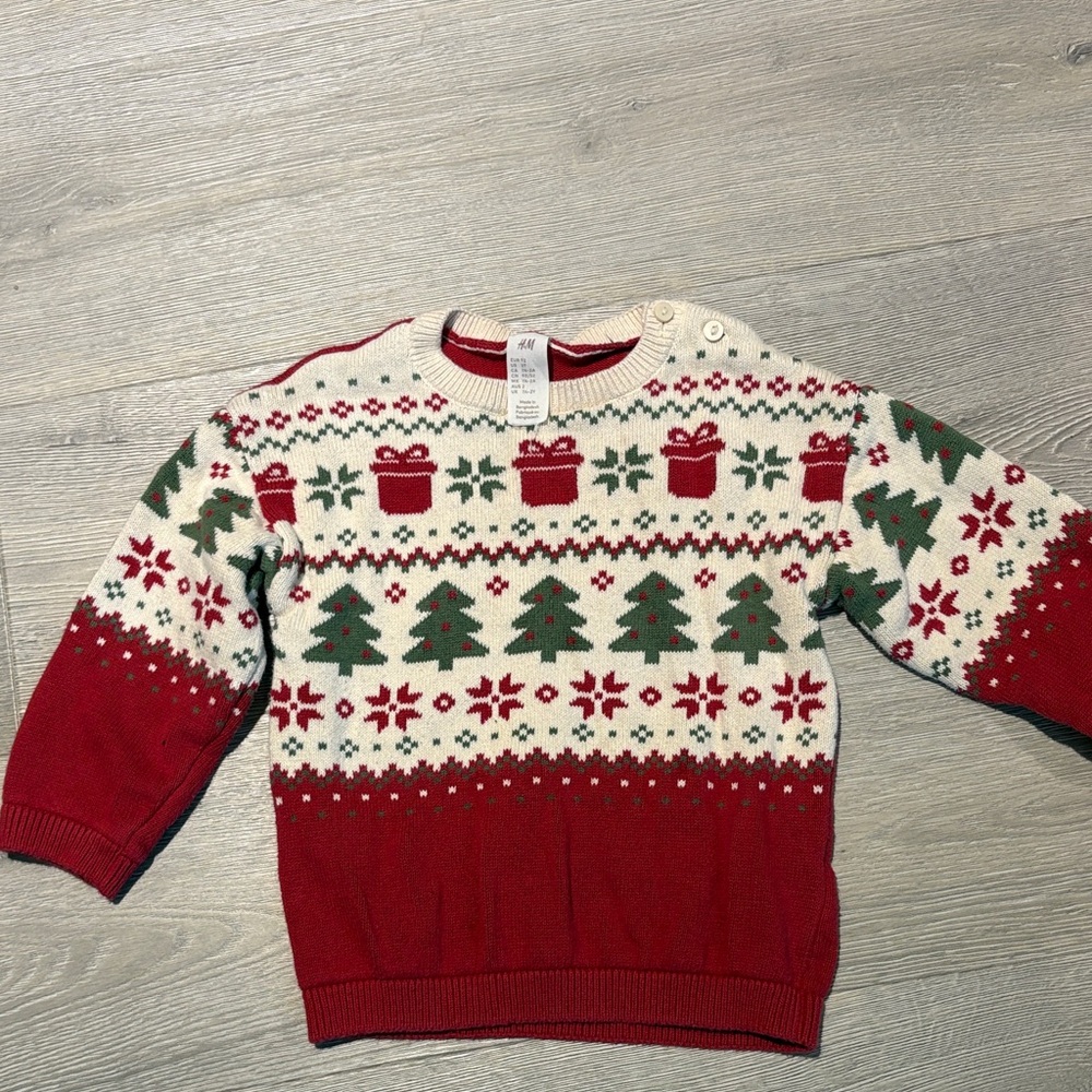 H&M Festive Red and Green Crewneck Sweater